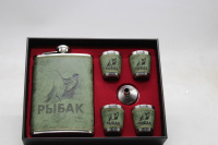 Набор: фляга (250 мл), 4 стопки (30 мл) и воронка, зеленый, металл/искусственная кожа, "Рыбак"