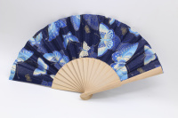 Веер 23см темно-синий с бабочками, ткань/дерево Y10618-24