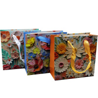 Пакет подарочный "Цветы" 14,5х15х6см 3 вида 11528-24