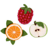 Набор для валяния "Брошь. Фруктово-ягодные" (шерсть, основа для броши, трафарет, игла) WB-0168 от магазина "Карандаш"