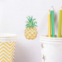 Набор для вышивания "Ананас" 6,5х10см (канва, нитки, игла, схема) 12-039 от магазина "Карандаш"