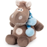 Коник "Кай" с полосатым шарфом 20см коричневый КШКай/20/пол от магазина "Карандаш"