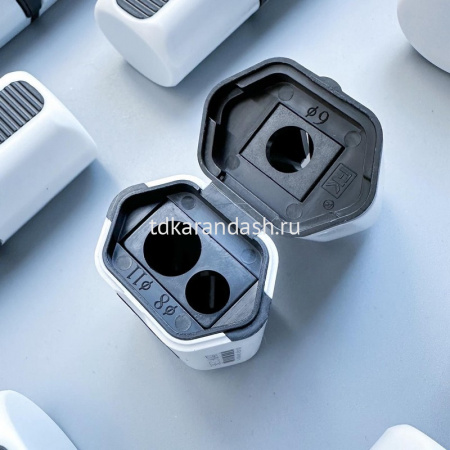 Точилка 3 отв. "Sketch&Art" 36х76х27мм с двумя контейнерами, пластик, прозрачная 35-0051 от магазина "Карандаш"