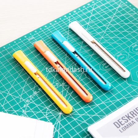Нож канцелярский 8мм пластик, ассорти Е2025 от магазина "Карандаш"