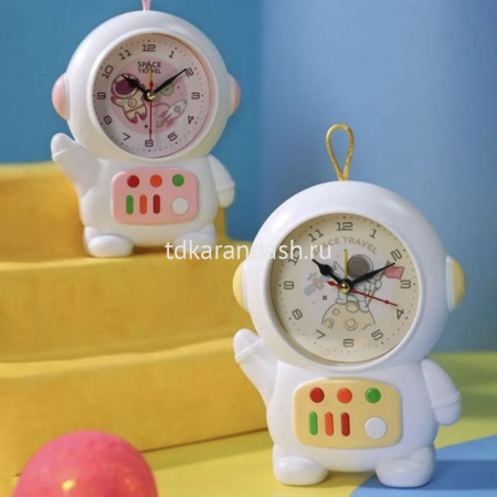 Будильник "Космонавт" 16х12,5см с подвеской, 3 цвета, пластик Y10376-24 от магазина "Карандаш"