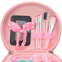 Косметика для девочек (помада 2шт, лак 2шт, ногти, кисти, стразы и др.) 2406X0331-UNI-ML-WOT от магазина "Карандаш"