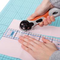 Мат д/хобби 3мм 45х30см А3 двусторонний, пвх, в пакете DKR-03 от магазина "Карандаш"