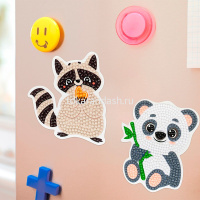 Алмазная мозаика 8х8,5см "Енотик" на магните полная выкладка ALVM-088 от магазина "Карандаш"