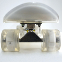 Скейтборд 65х17см, пластик, 4 колеса PU d=5,8см светятся, с ручкой U035602Y от магазина "Карандаш"