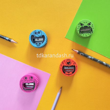 Точилка 1 отв. "FunGraphix. Monsters" 40х40х18мм с ластиком, пластик 4 вида 42-0060 от магазина "Карандаш"