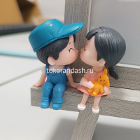 Рамка для фото 13х18см на ножках дерево, серая с двумя фигурками HW311/1 от магазина "Карандаш"