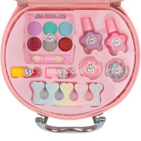 Косметика для девочек (помада 2шт, лак 2шт, ногти, кисти, стразы и др.) 2406X0331-UNI-ML-WOT от магазина "Карандаш"
